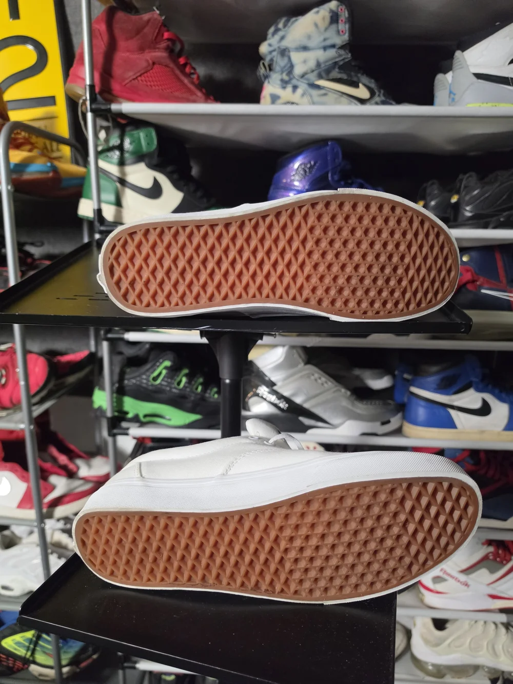 🔥 Vans Men Size 10.5 Classic Low White Canvas Sneakers